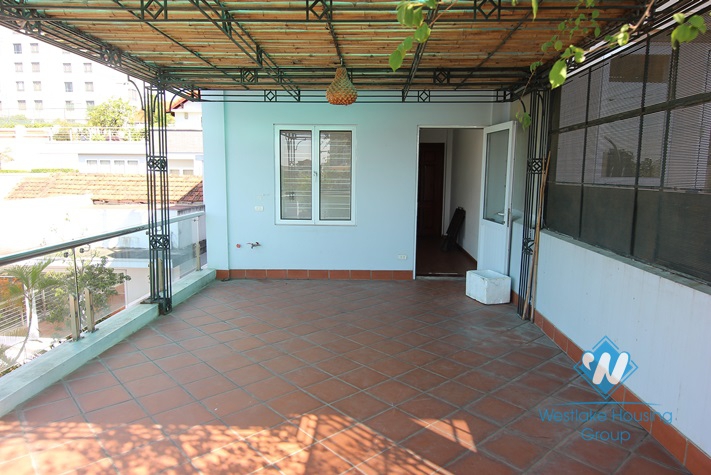 Lake view-House for rent in Tay Ho area